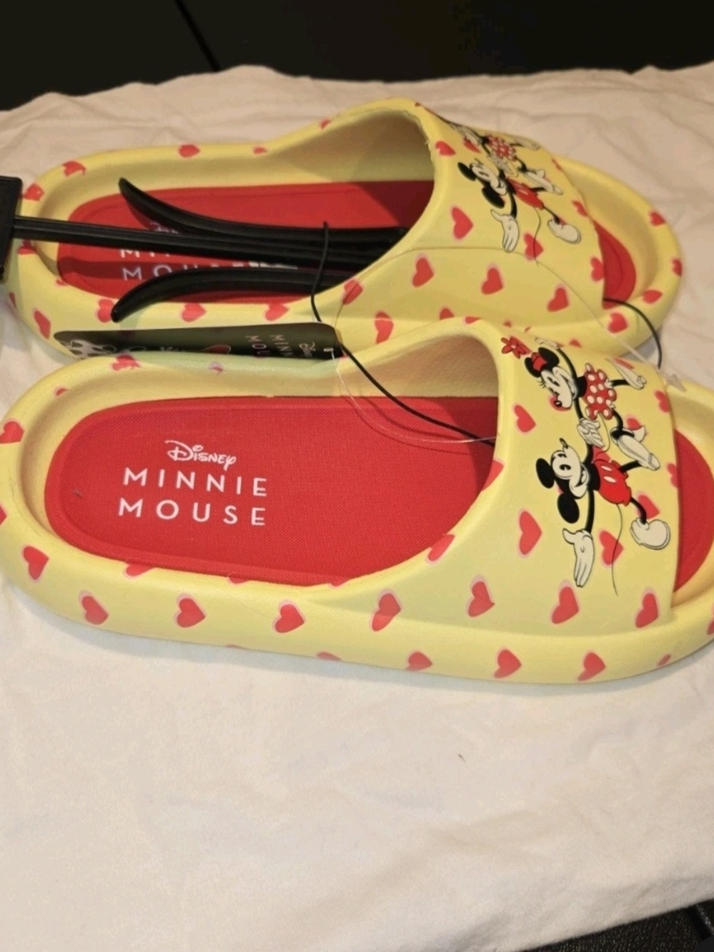 Disney Minnie Mouse Women Yellow Slide Sandals. Size 8, 9